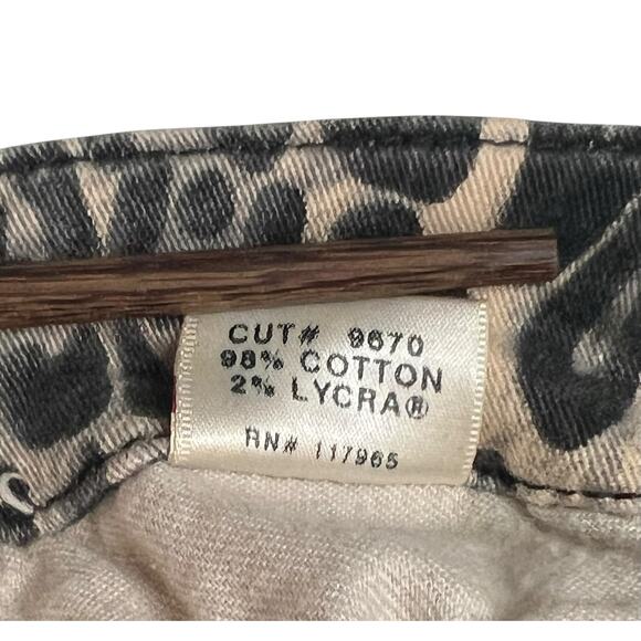 J Brand Houlihan Snow Leopard Skinny Cargo Stretch Pants Women’s Size 27  Zipper - Picture 5 of 12
